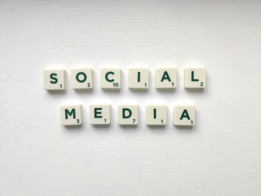 Photo social media role