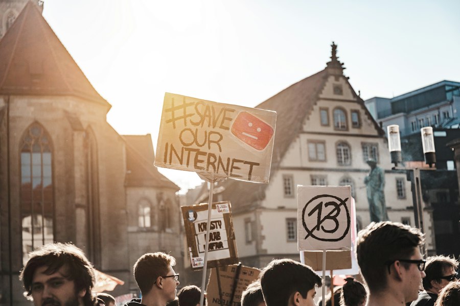 Photo public opinion influence